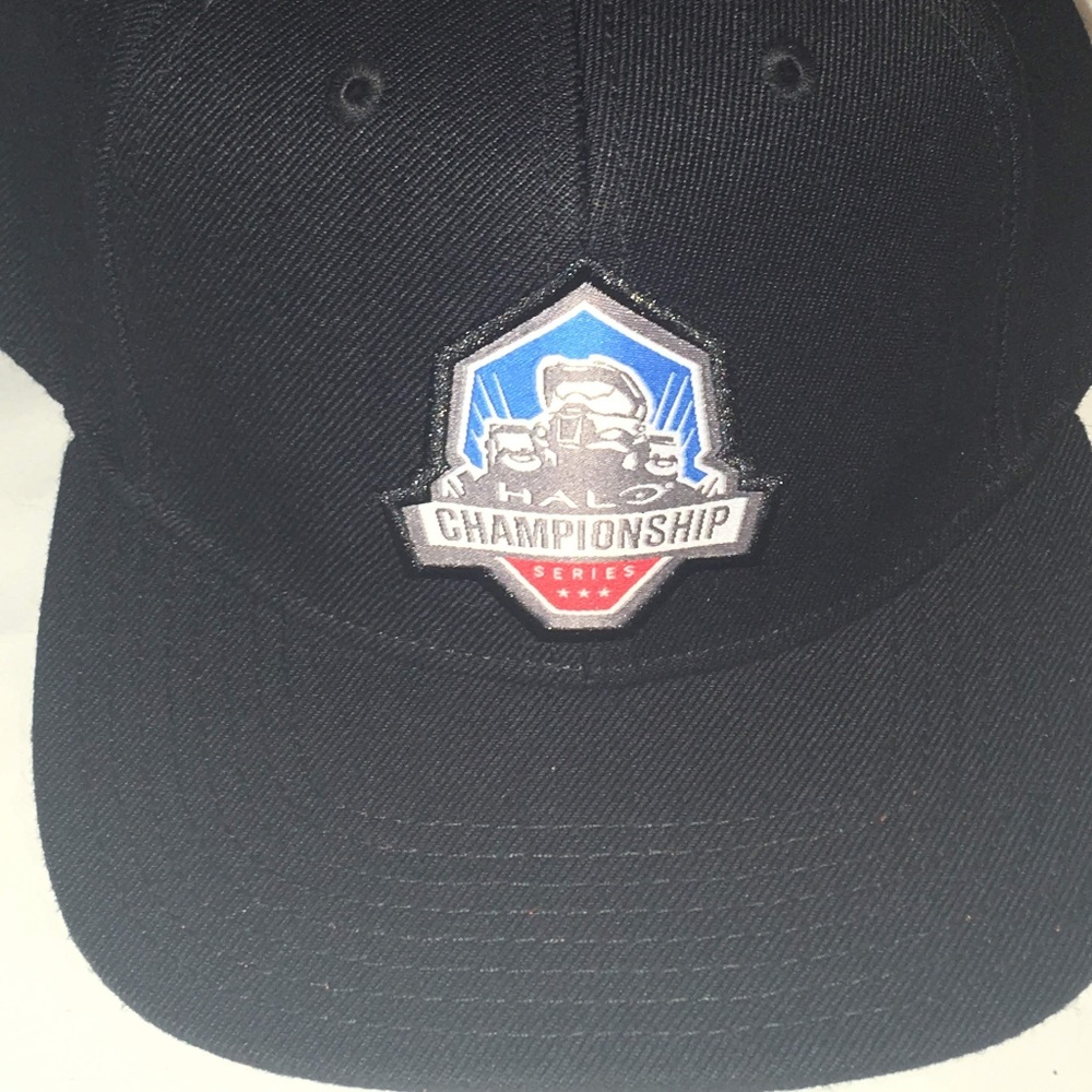 Jinx Halo Championship Series Black Red Hat BNWT
